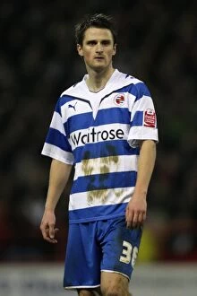 Images Dated 16th January 2010: Gunnar Thorvaldsson in Action: Championship Battle between Nottingham Forest and Reading
