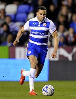 Reading v Brighton & Hove Albion Collection: Hal Robson-Kanu Leads Reading's Charge Against Brighton & Hove Albion in Sky Bet Championship