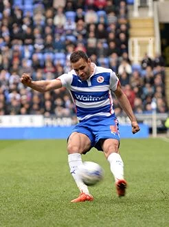 Reading v Cardiff City Collection: Hal Robson-Kanu's Thrilling Performance: Reading vs. Cardiff City - Sky Bet Championship at