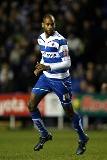 Images Dated 12th December 2009: Jimmy Kebe in Action: Championship Battle at Madjeski Stadium - Reading FC vs Scunthorpe United