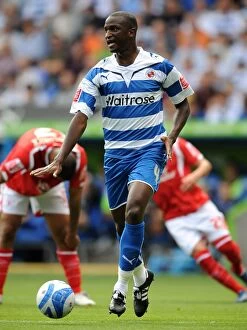 Images Dated 8th August 2009: Kalifa Cisse: Thrilling Moments at Madejski Stadium - Reading FC vs
