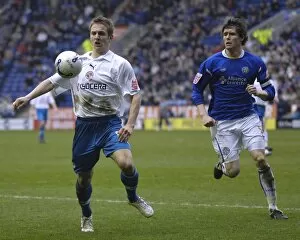 Images Dated 25th March 2006: Kevin Doyle controls the ball