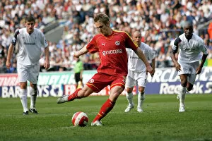 Images Dated 23rd April 2007: Kevin Doyle prepares to strike home from the penatly spot