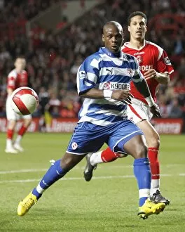 Images Dated 10th April 2007: Leroy Lita takes control at the Valley in the 0-0 draw