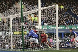 Images Dated 16th January 2007: Lescott scores an own goal from Nicky Shoreys free kick