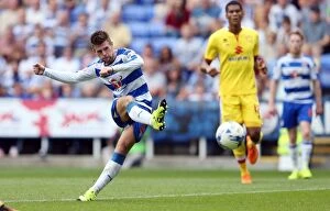 Images Dated 22nd August 2015: Norwood's Determined Shot: Reading's Quest for Championship Victory vs. Milton Keynes Dons