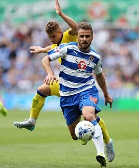 Images Dated 16th August 2015: Orlando Sa Slips Past Gaetano Berardi in Exciting Reading vs