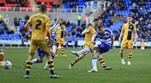 Images Dated 5th March 2016: Quinn's Shot at Madejski Stadium: Reading FC vs Fulham - Sky Bet Championship