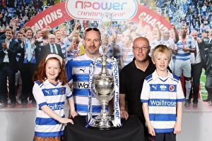 Images Dated 26th May 2012: Reading FC 2012: Unforgettable Trophy Moment with the Fans