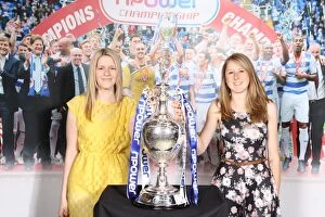 Images Dated 26th May 2012: Reading FC: Unforgettable Moments - 2012 Fans Trophy Celebration