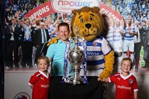Images Dated 27th May 2012: Reading FC: Unforgettable Moments - Celebrating the 2012 Championship Win with Fans