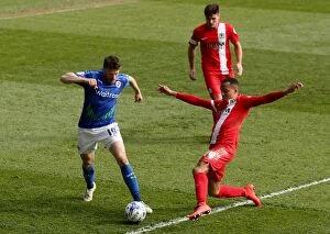 Images Dated 11th April 2015: Reading FC vs. Blackburn Rovers: A Championship Showdown - Jamie Mackie vs