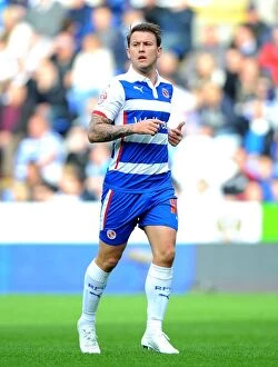 Images Dated 18th October 2014: Reading FC vs Derby County: Simon Cox at Madejski Stadium - Sky Bet Championship Showdown