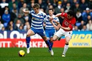 Images Dated 19th January 2008: Reading FC vs Manchester United: A 2007-08 Barclays Premiership Showdown