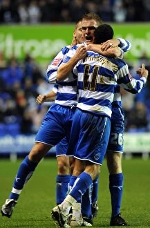 Images Dated 8th December 2009: Reading's Dramatic Equalizer: A Thrilling Moment as Alex Pearce Scores Against Crystal Palace in
