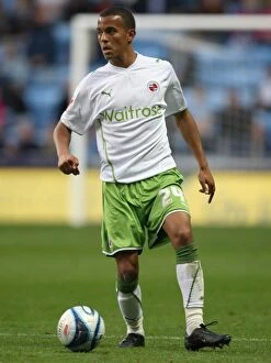 Images Dated 31st October 2009: Ryan Bertrand in Action: Coventry City vs. Reading, Championship Showdown at Ricoh Arena