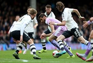 Images Dated 24th October 2015: Sa in Action: Fulham vs. Reading - Sky Bet Championship Showdown at Craven Cottage