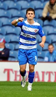 Images Dated 23rd October 2010: Shane Long's Thrilling Goal: Reading's Euphoric Celebration at Turf Moor in the Npower
