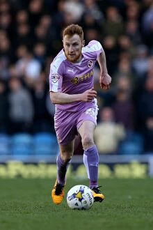 Images Dated 16th April 2016: Stephen Quinn in Action: Leeds United vs. Reading - Sky Bet Championship Showdown at Elland Road