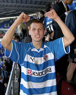 Images Dated 1st April 2006: Steve Sidwell Championship Celebration