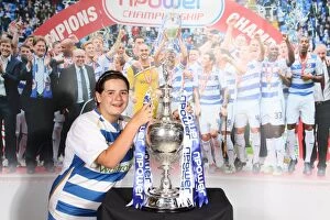 Images Dated 26th May 2012: Triumphing Together: Reading FC's 2012 Fans Trophy Celebration